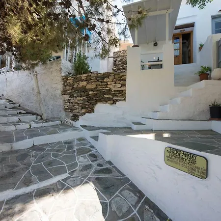 Aris & Maria Kástron