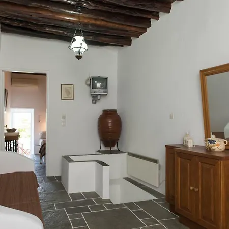 Aris & Maria アパート *