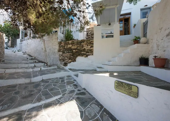 Aris & Maria Kástron