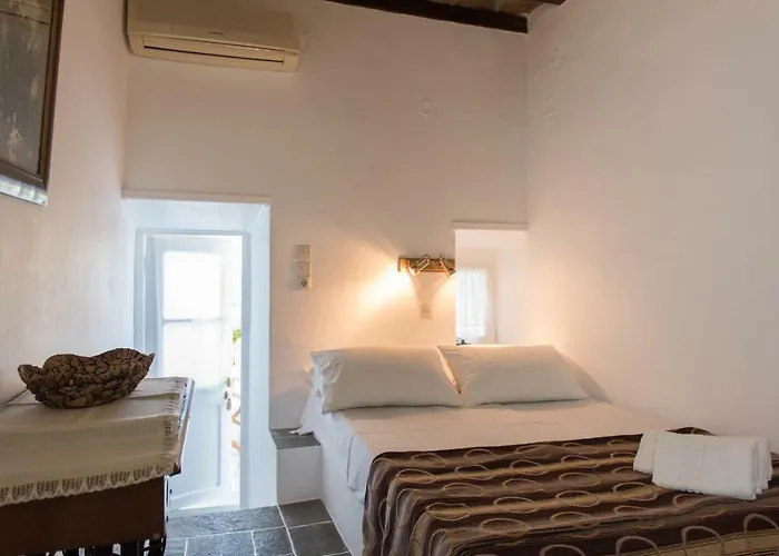 Aris & Maria Lägenhet *