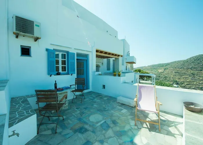 Aris & Maria Kástron