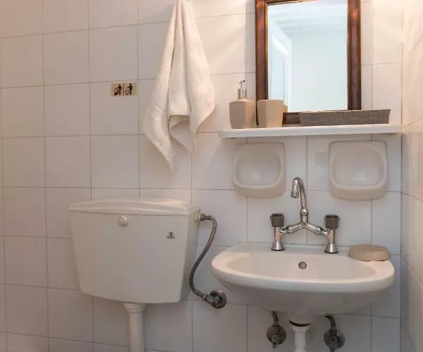 아파트 Aris & Maria